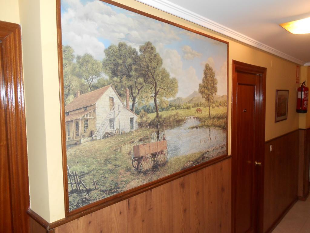 Hostal Restaurante El Abuelo Trobajo Del Camino Εξωτερικό φωτογραφία