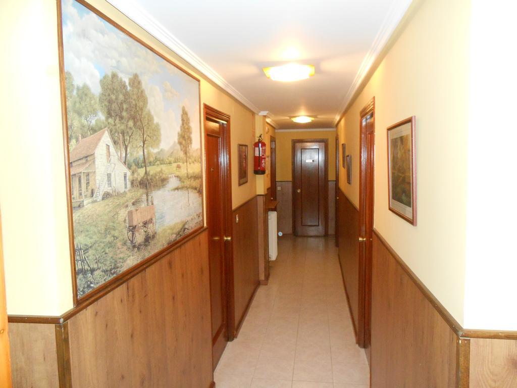 Hostal Restaurante El Abuelo Trobajo Del Camino Εξωτερικό φωτογραφία