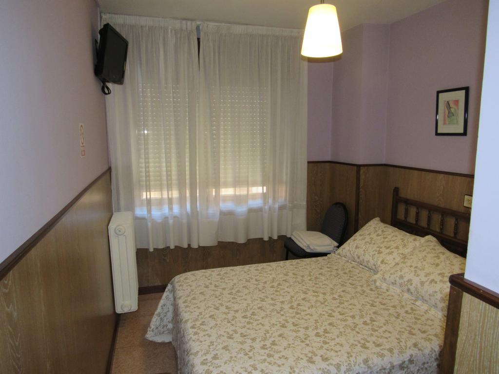 Hostal Restaurante El Abuelo Trobajo Del Camino Εξωτερικό φωτογραφία