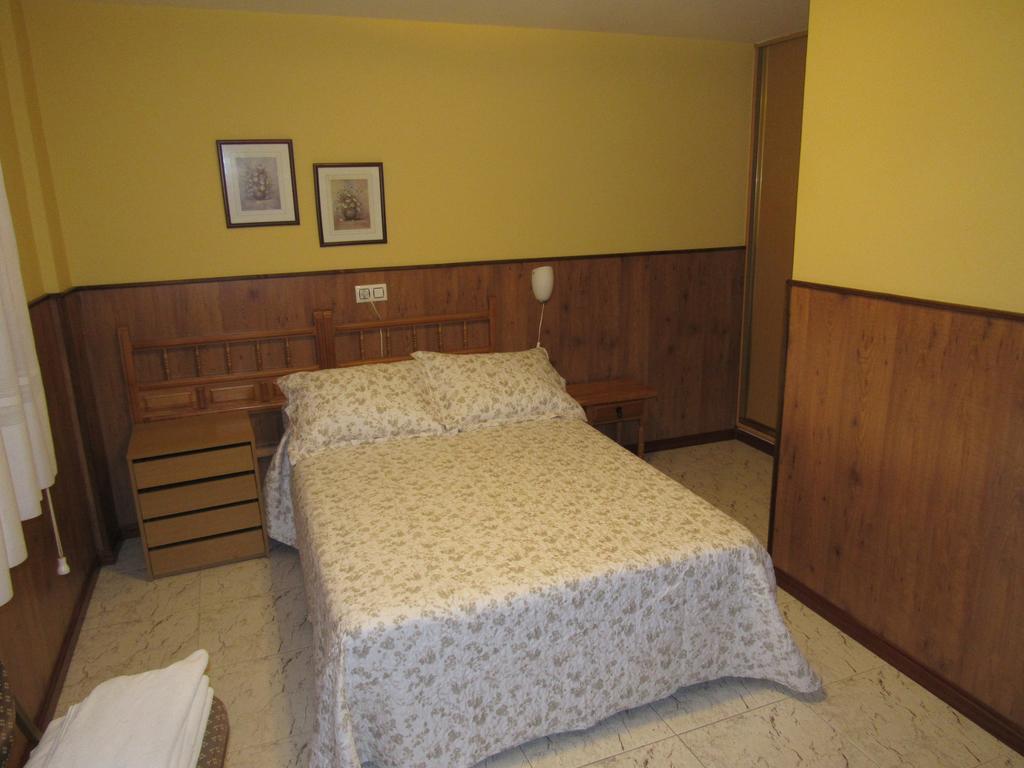 Hostal Restaurante El Abuelo Trobajo Del Camino Εξωτερικό φωτογραφία