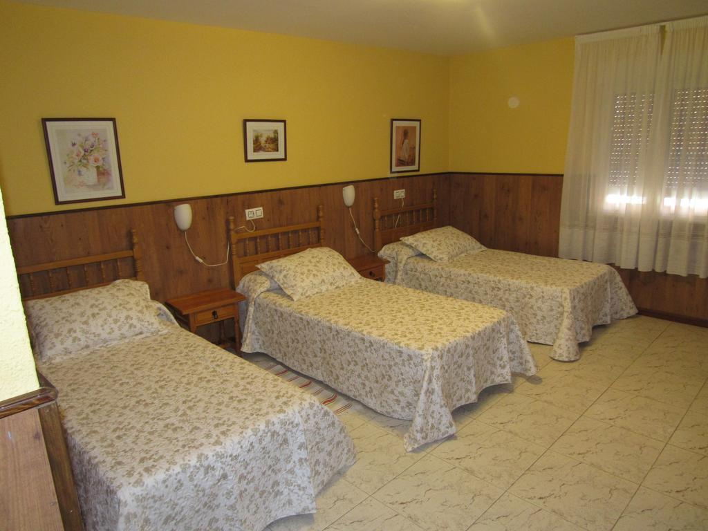 Hostal Restaurante El Abuelo Trobajo Del Camino Εξωτερικό φωτογραφία
