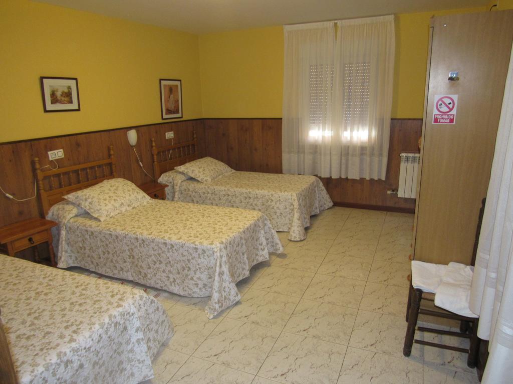 Hostal Restaurante El Abuelo Trobajo Del Camino Εξωτερικό φωτογραφία
