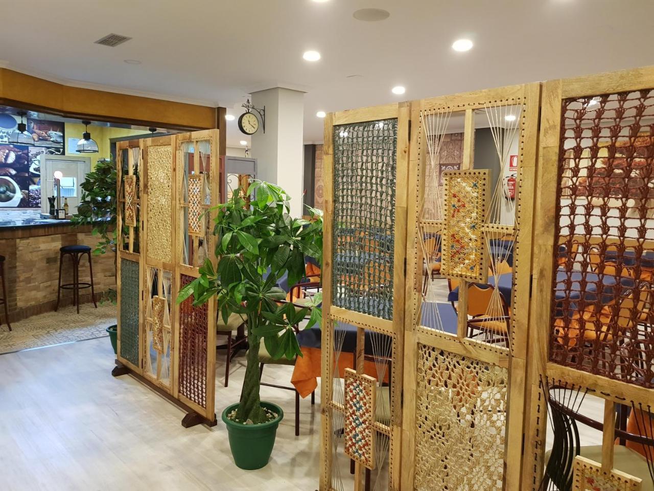 Hostal Restaurante El Abuelo Trobajo Del Camino Εξωτερικό φωτογραφία