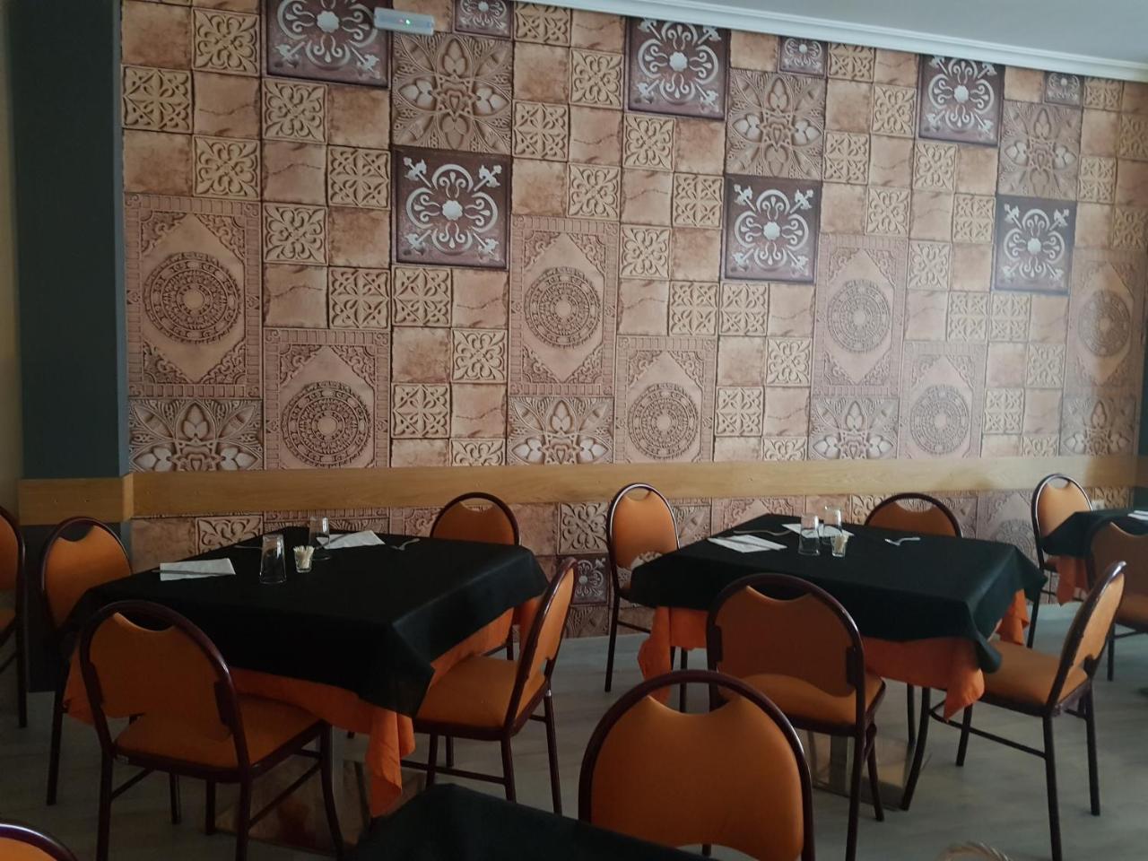 Hostal Restaurante El Abuelo Trobajo Del Camino Εξωτερικό φωτογραφία