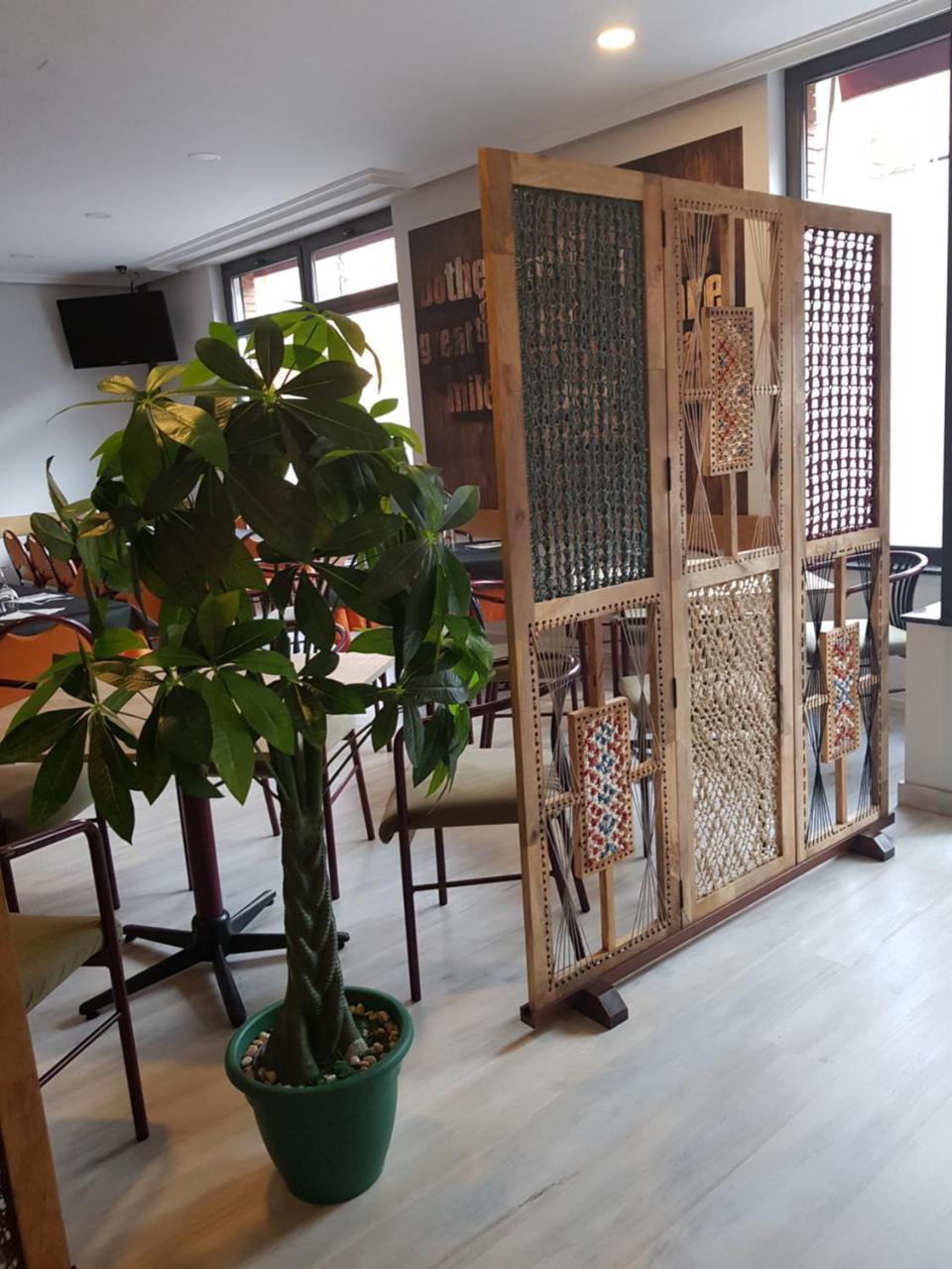 Hostal Restaurante El Abuelo Trobajo Del Camino Εξωτερικό φωτογραφία