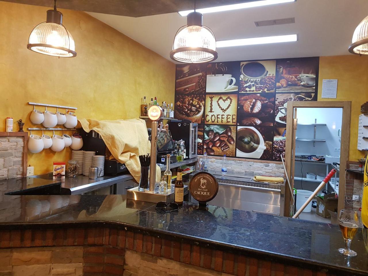 Hostal Restaurante El Abuelo Trobajo Del Camino Εξωτερικό φωτογραφία