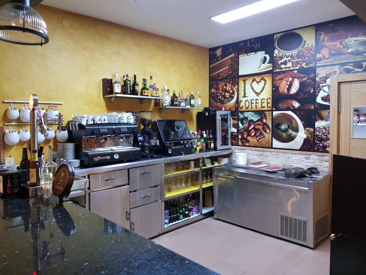 Hostal Restaurante El Abuelo Trobajo Del Camino Εξωτερικό φωτογραφία